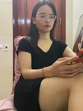 Stripchat Live Porn of LiLi-Kirix99